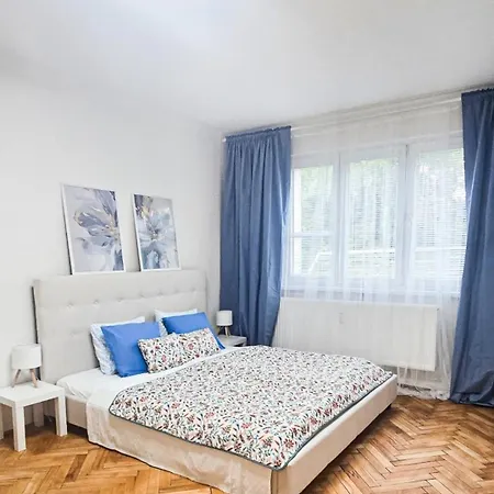 Apartment North *